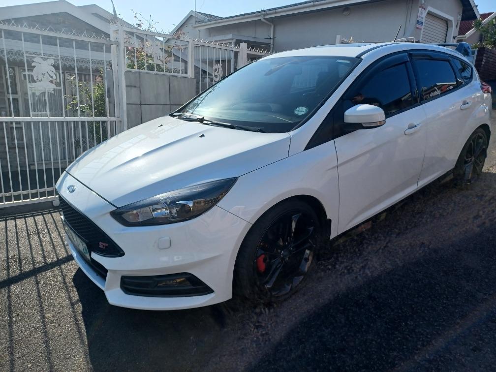 Ford Focus 2.0 Ecoboost ST3 5 Door