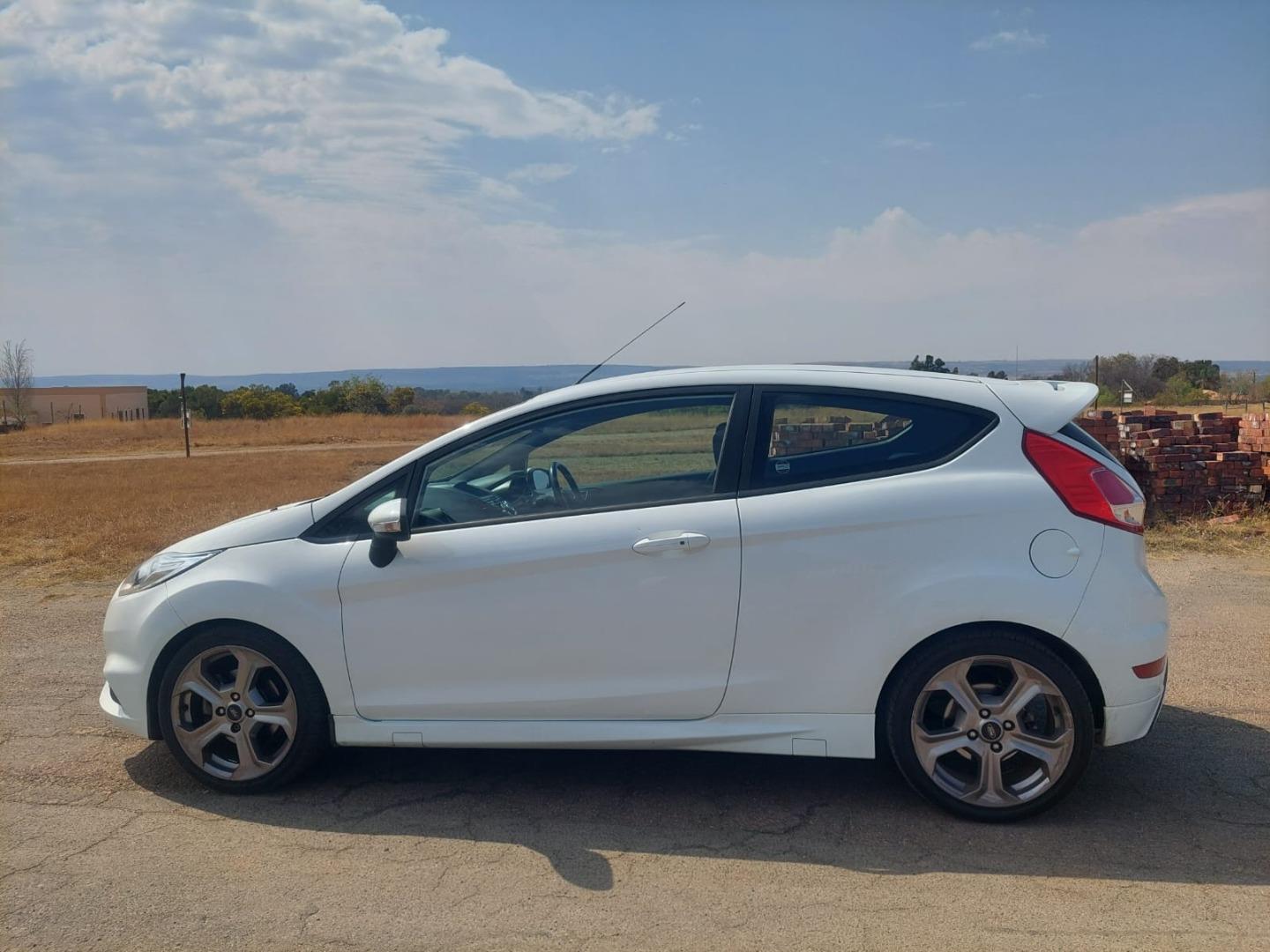 Ford Fiesta ST 1.6 EcoBoost GDTi