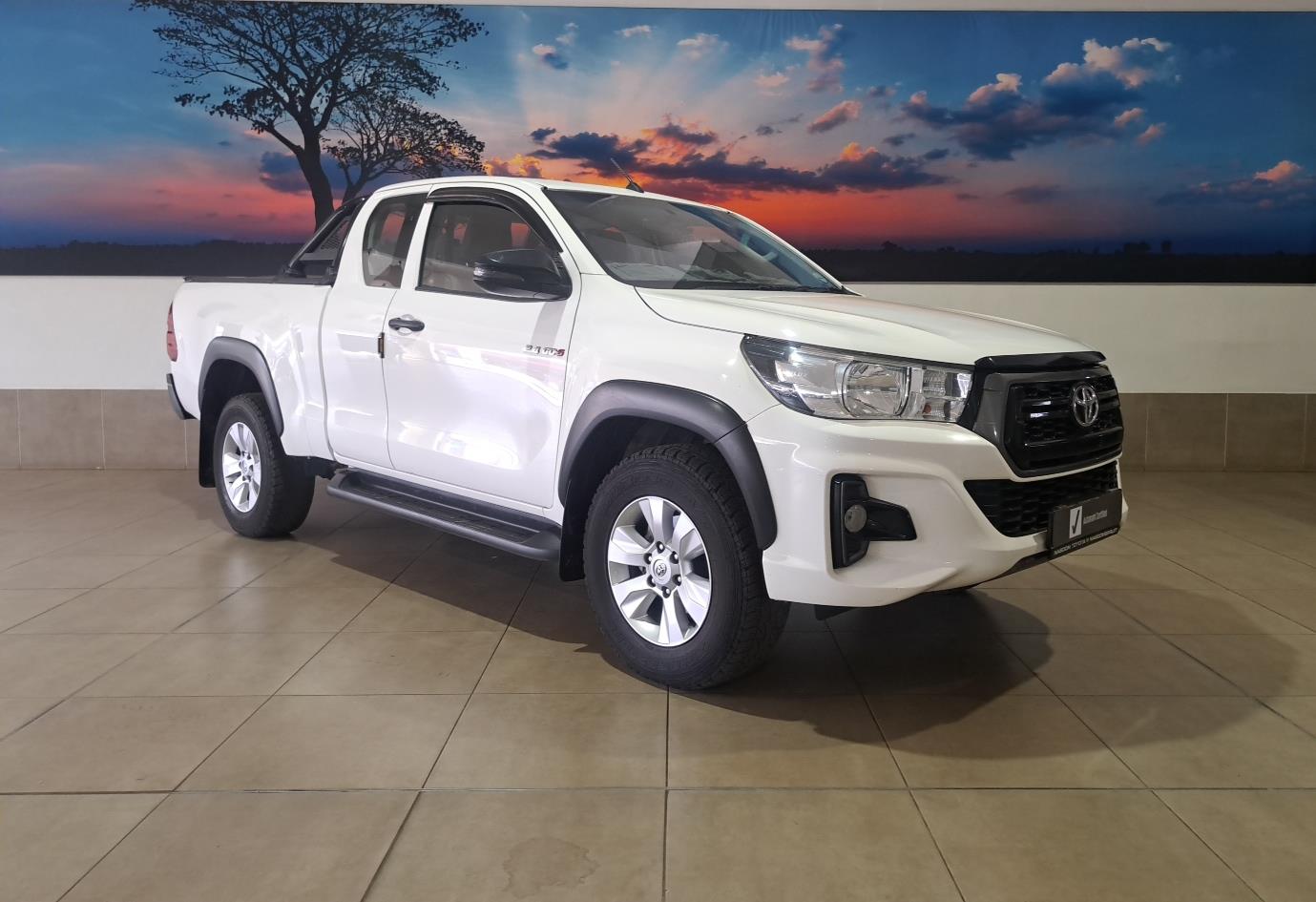 Toyota Hilux 2.4 GD-6 RB SRX Extra Cab 