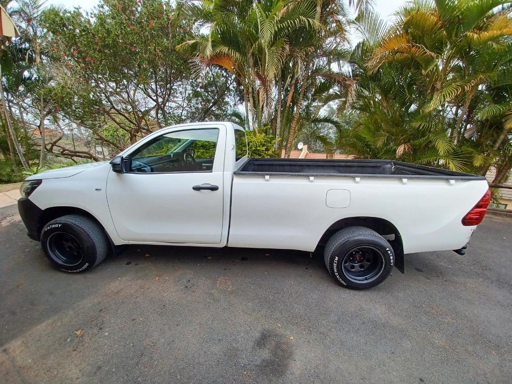 Toyota Hilux 2.4 GD Aircon Single Cab