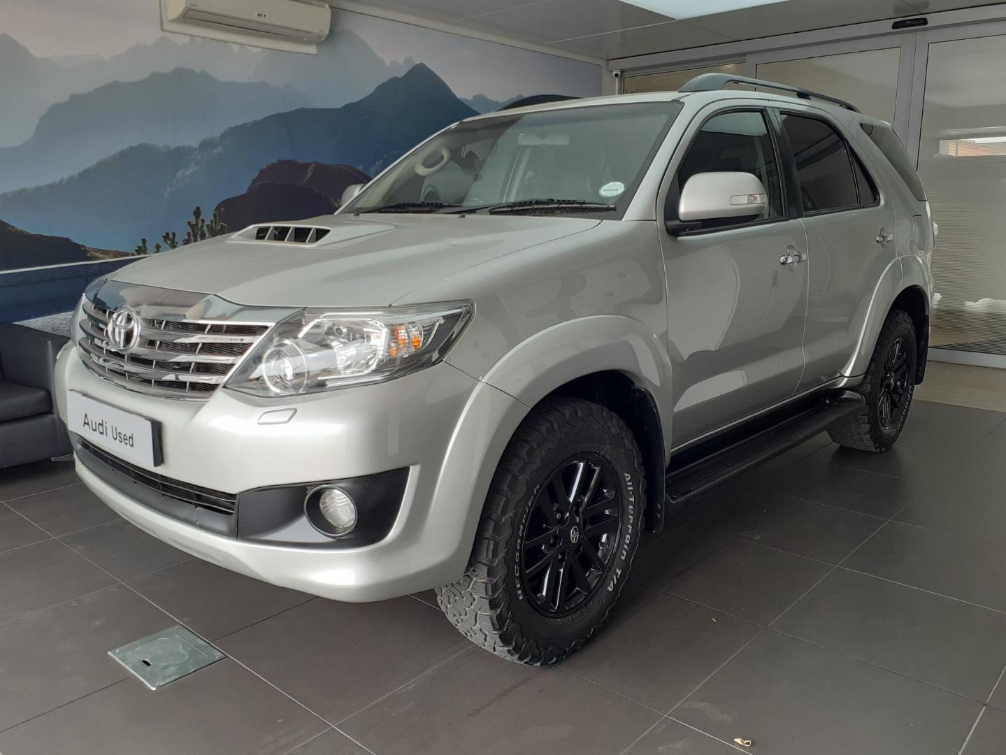 2014 Toyota Fortuner  for sale - 0489UNF038946