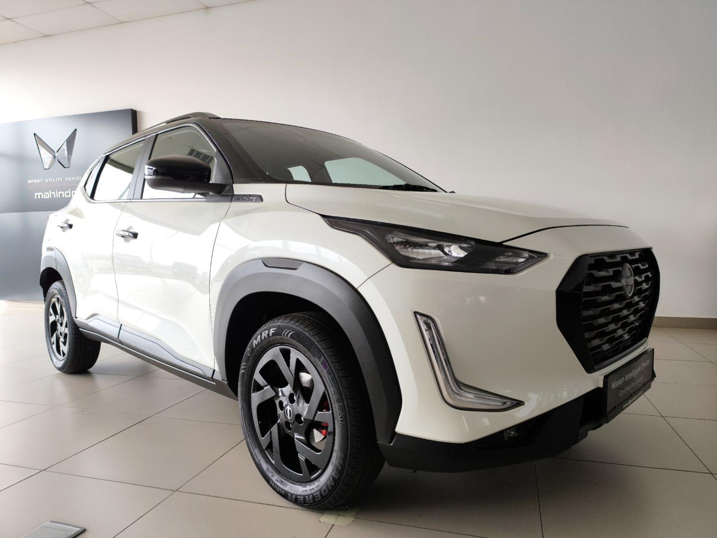 2024-White-Nissan-Magnite-Kuro