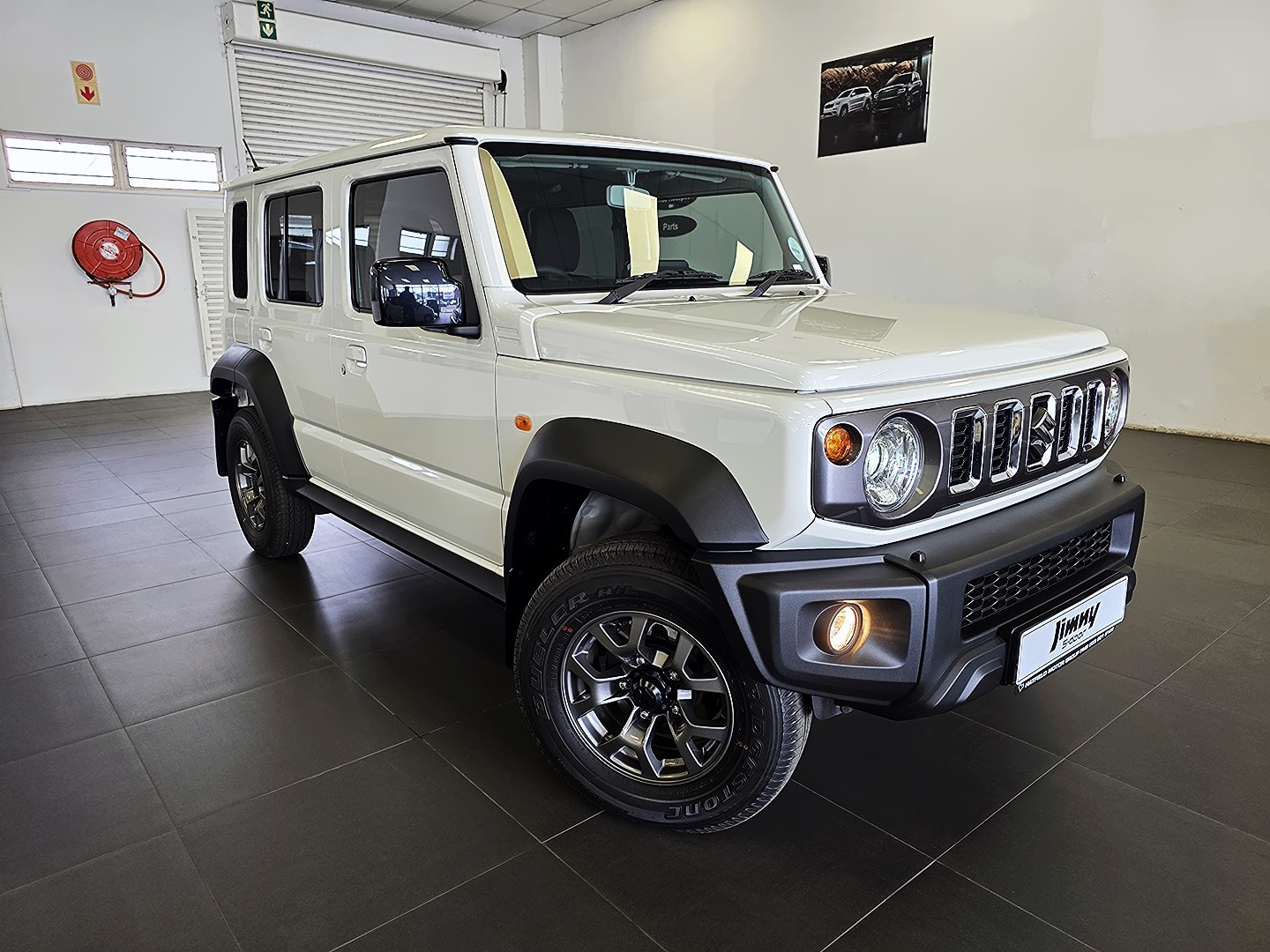 2025-ArticWhitePearl-Suzuki-