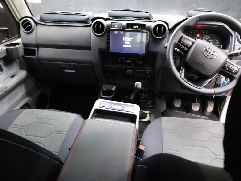 2020 Toyota Land Cruiser 79 79 4.5D V8 P/U D/C — image 8