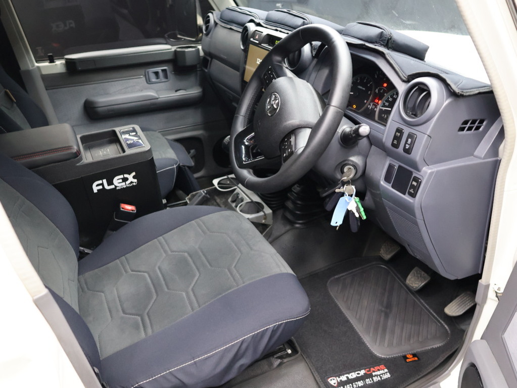 2020 Toyota Land Cruiser 79 79 4.5D V8 P/U D/C — image 9