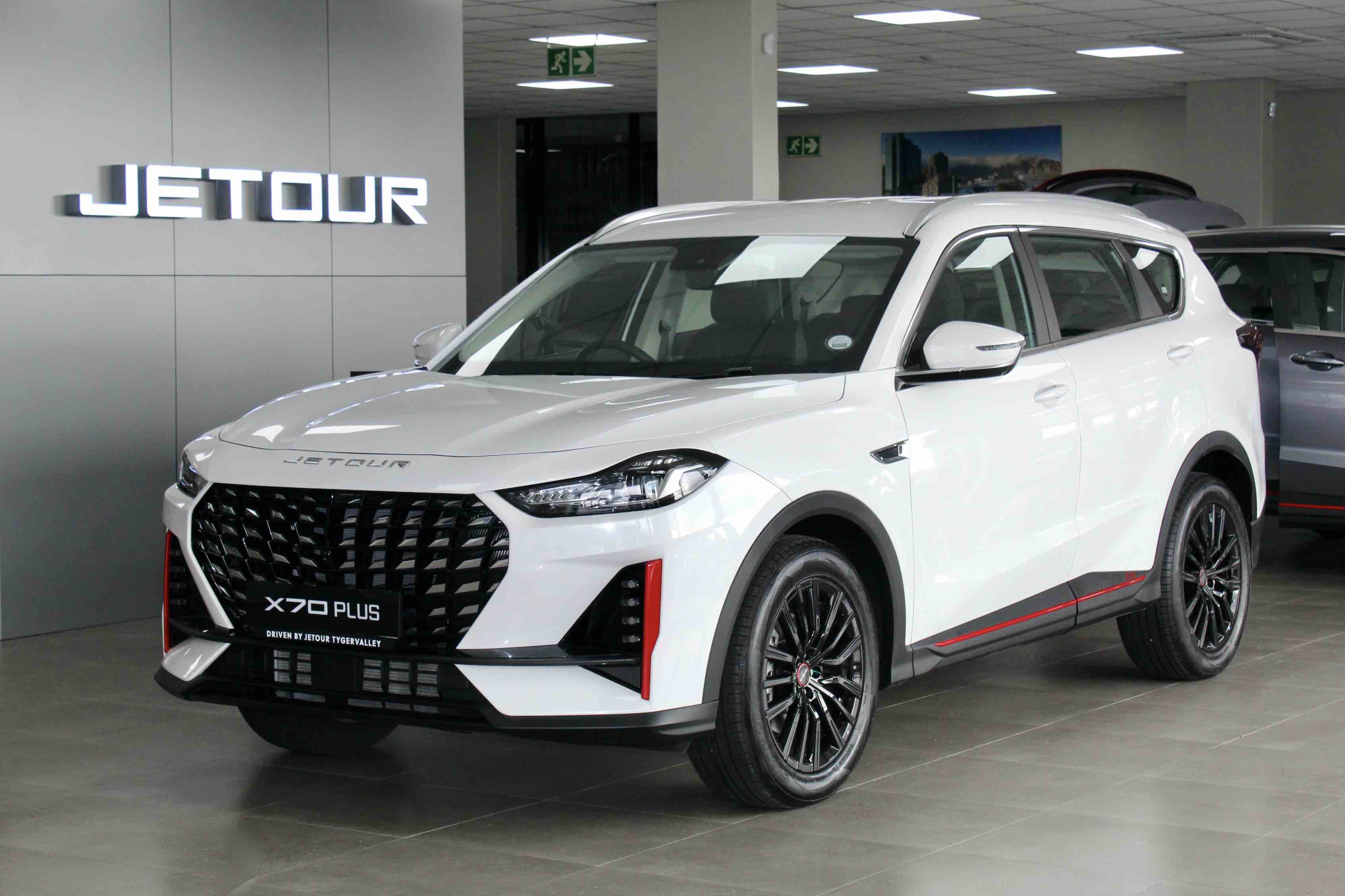 2025-GlacierWhite-Jetour-X70-