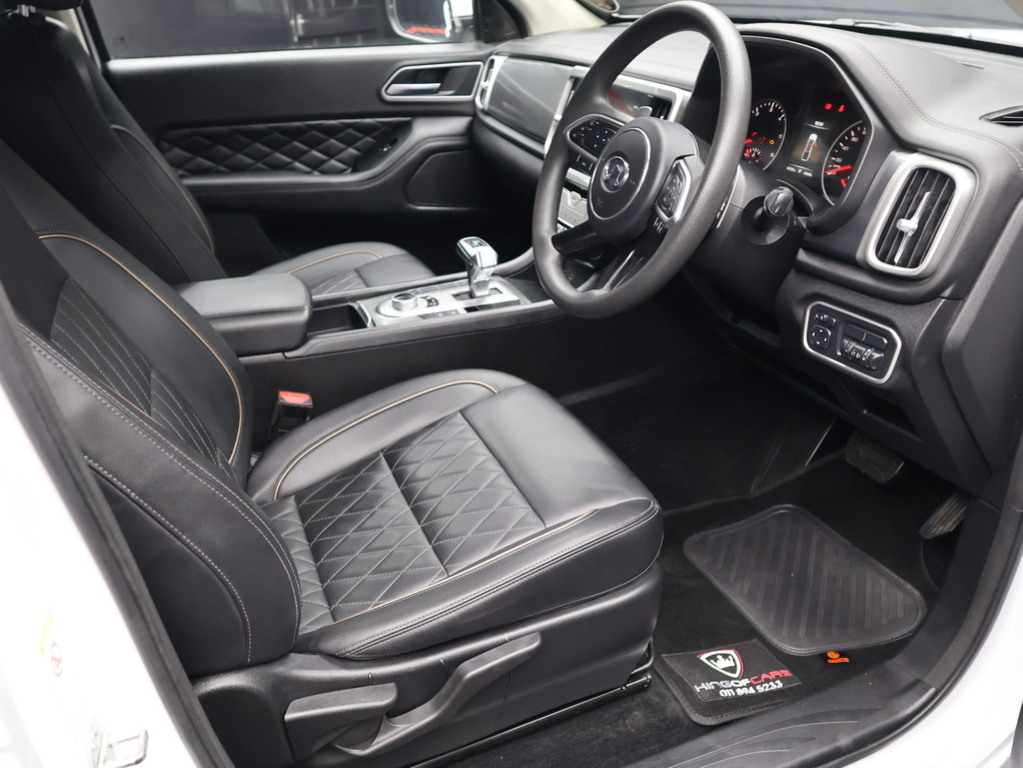 2023 GWM P-Series 2.0 LS PV 2.0TD LS Black Edition 4X4 Auto D/C P/U — image 9