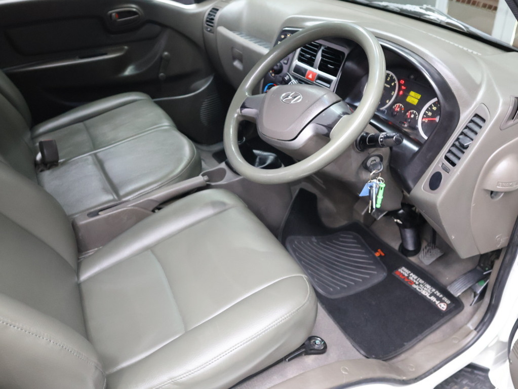 2020 Hyundai H100 Bakkie 2.6D Deck — image 9