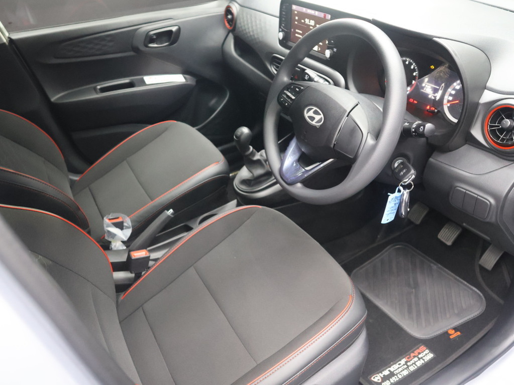 2026 Hyundai Grand i10 1.0 Premium M/T — image 9