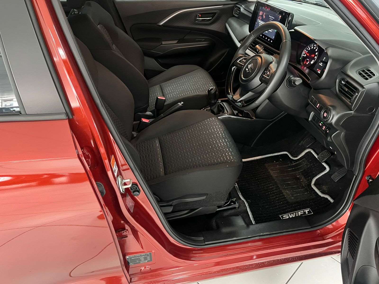 Suzuki Swift 1.2 GLX MT - Image 6
