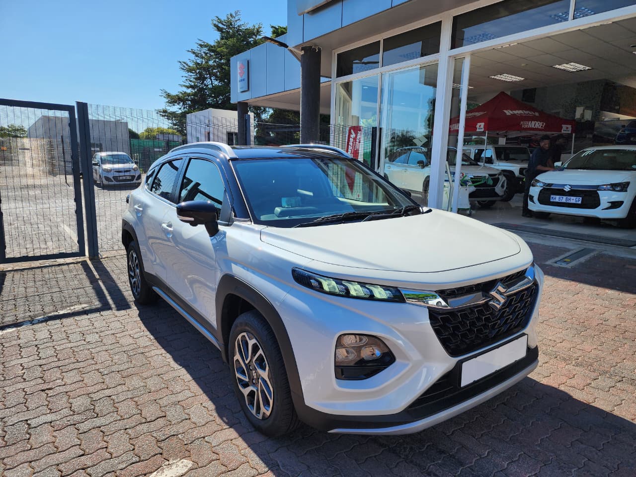 2026 Suzuki Fronx 1.5 GLX Auto Q2FyTGlzdGluZzo2MTEzNzQ R351900