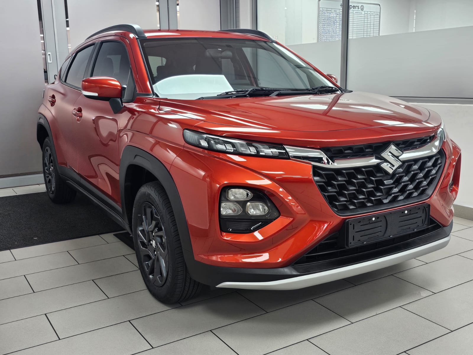 anko 2026 Chery Tiggo Cross 1.5 LiT CVT Q2FyTGlzdGluZzo2NDcwMDM R309900