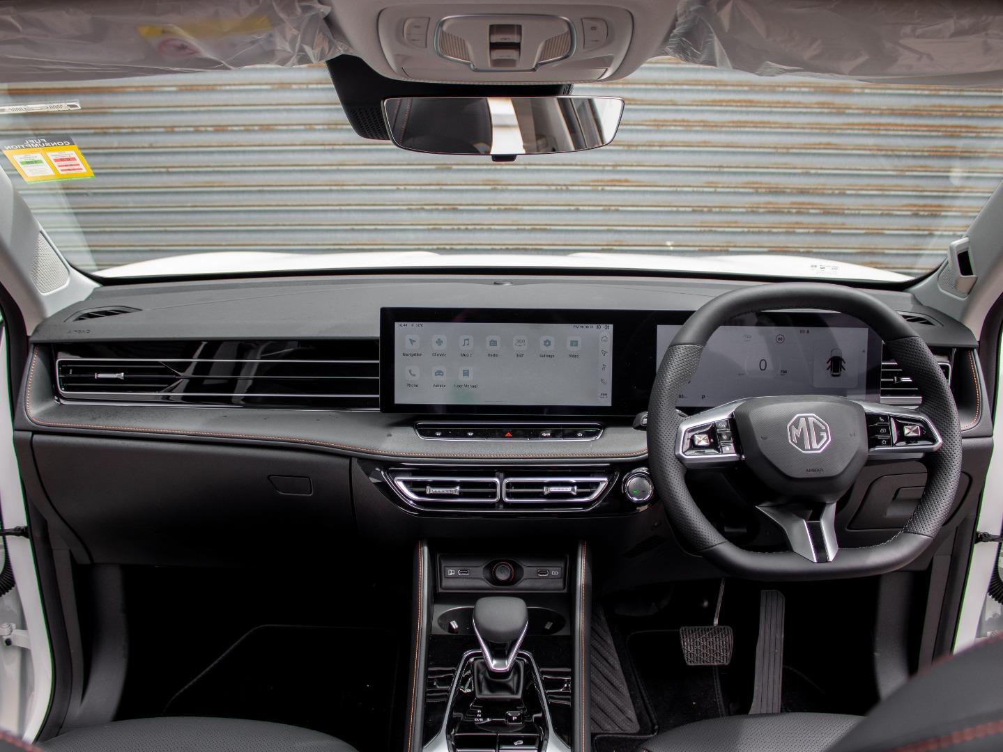 MG HS 2.0T AT Luxury - Image 12