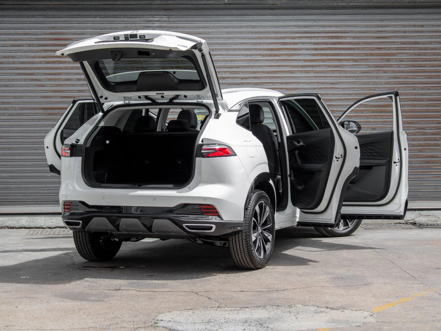 MG HS 2.0T AT Luxury - Image 9