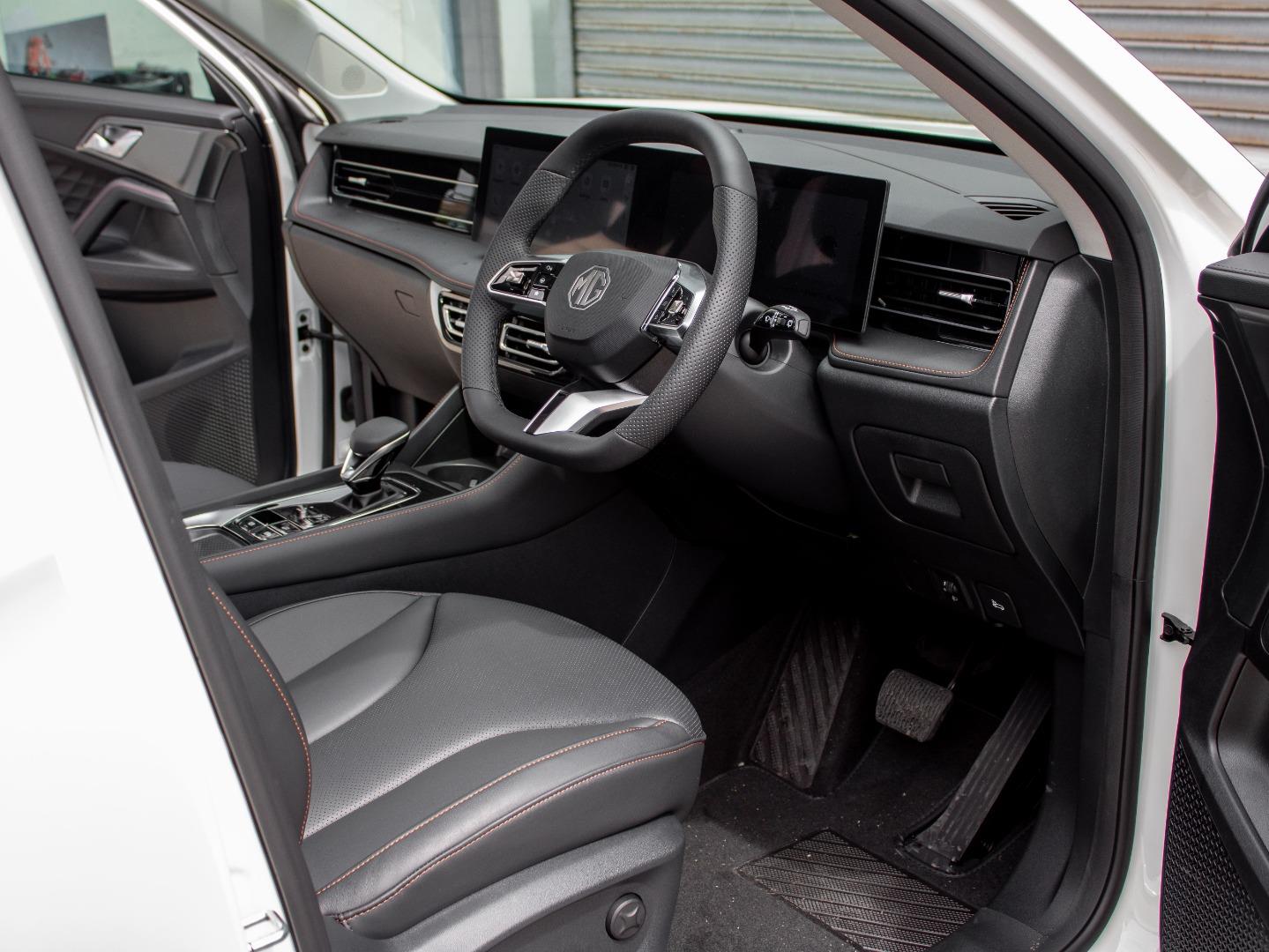 MG HS 2.0T AT Luxury - Image 14