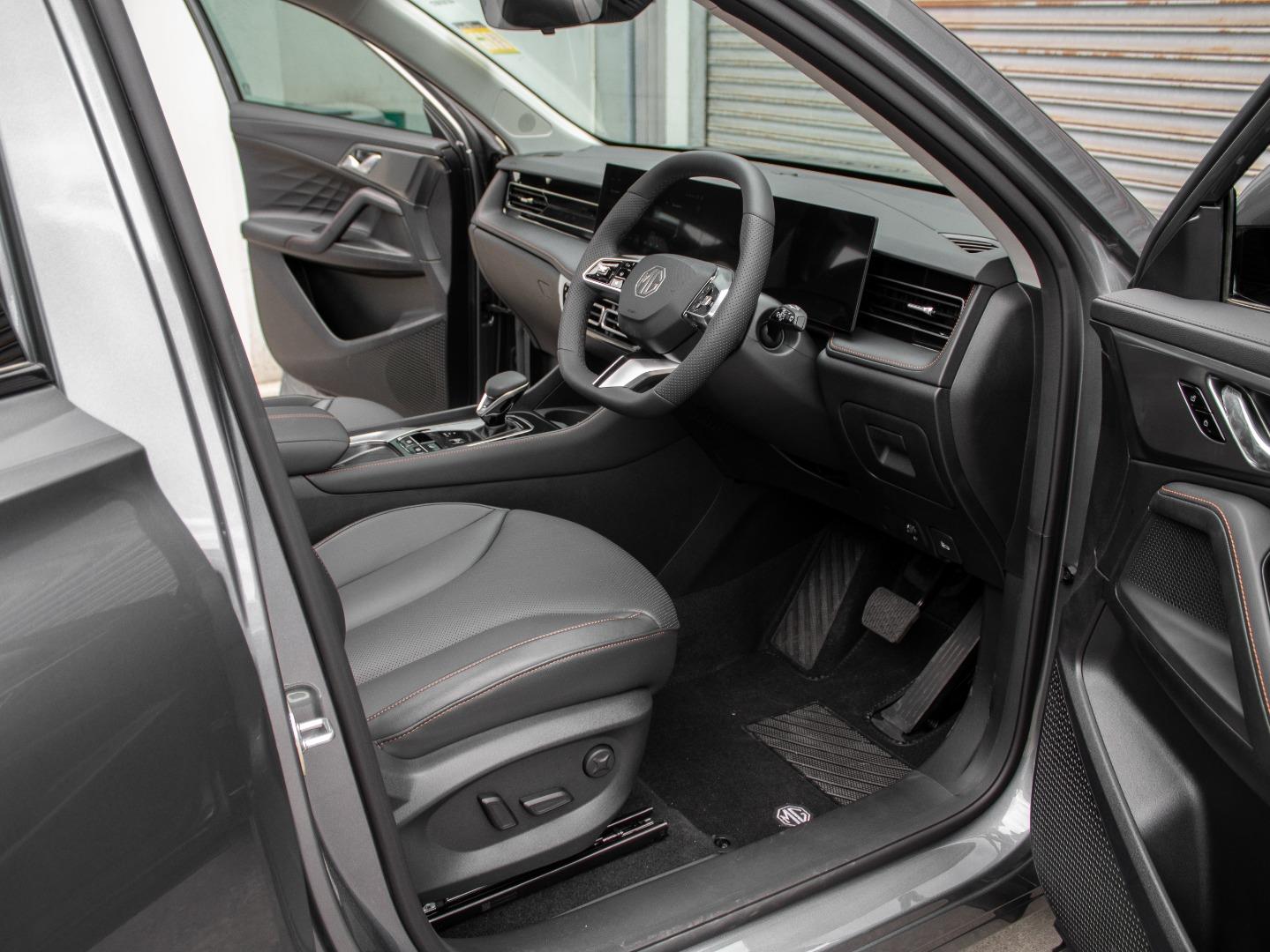 MG HS 2.0T AT Luxury - Image 19