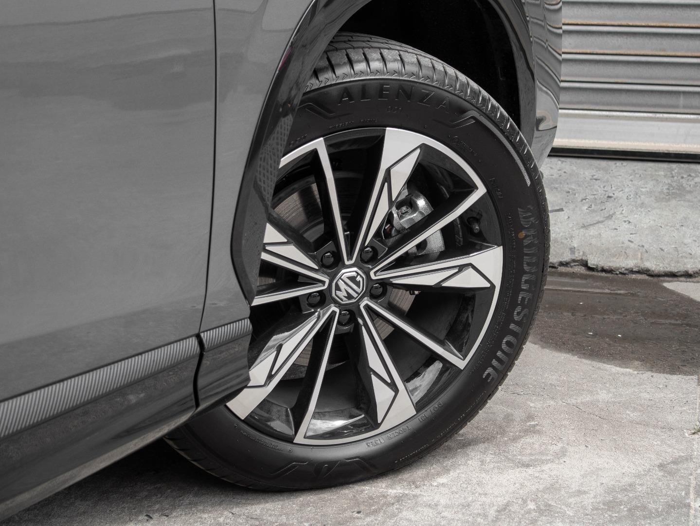 MG HS 2.0T AT Luxury - Image 5