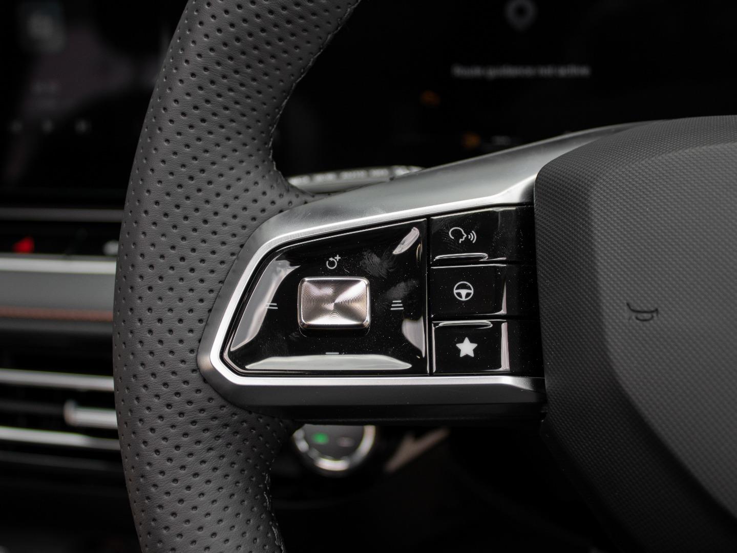 MG HS 2.0T AT Luxury - Image 17