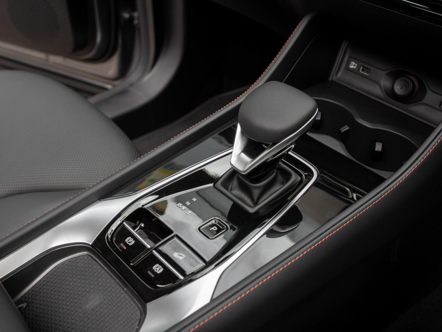 MG HS 2.0T AT Luxury - Image 11