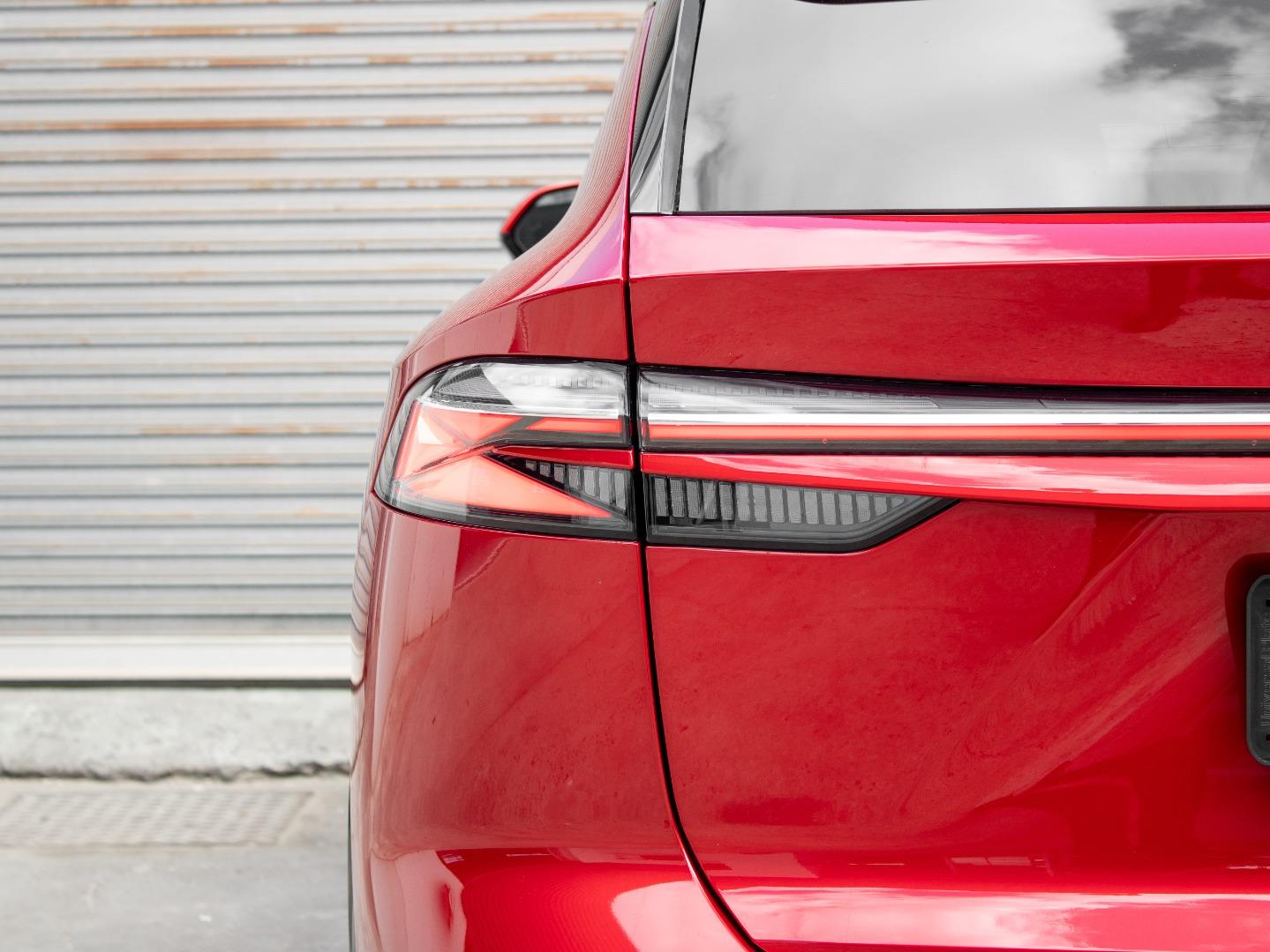 MG HS 2.0T AT Luxury - Image 4