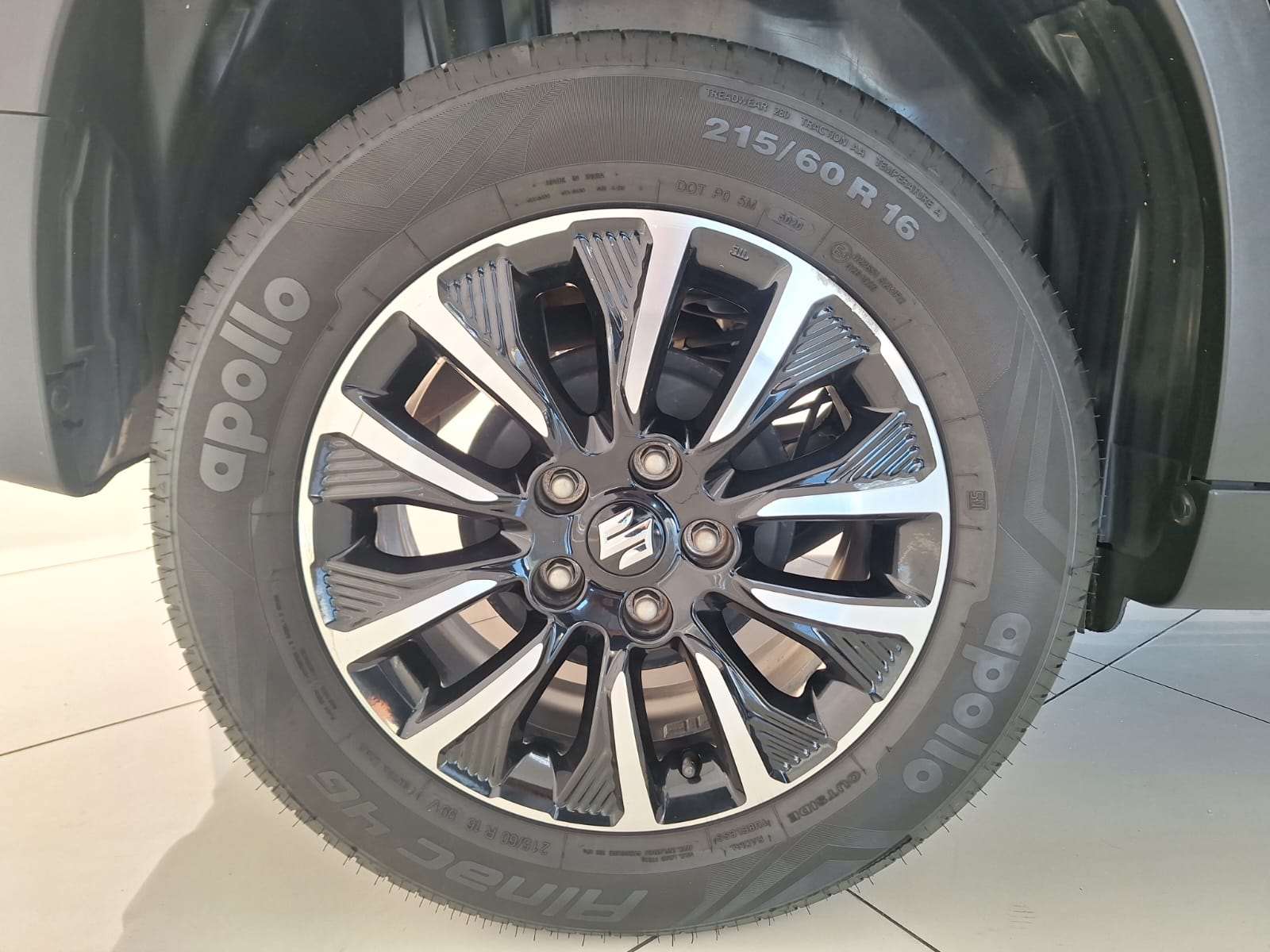 Suzuki Vitara Brezza 1.5 GLX - Image 7