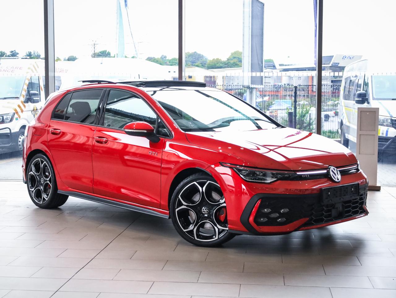 2026 Volkswagen VW Golf 8 GTI 2.0 TSi DSG Q2FyTGlzdGluZzo2ODEwNTk