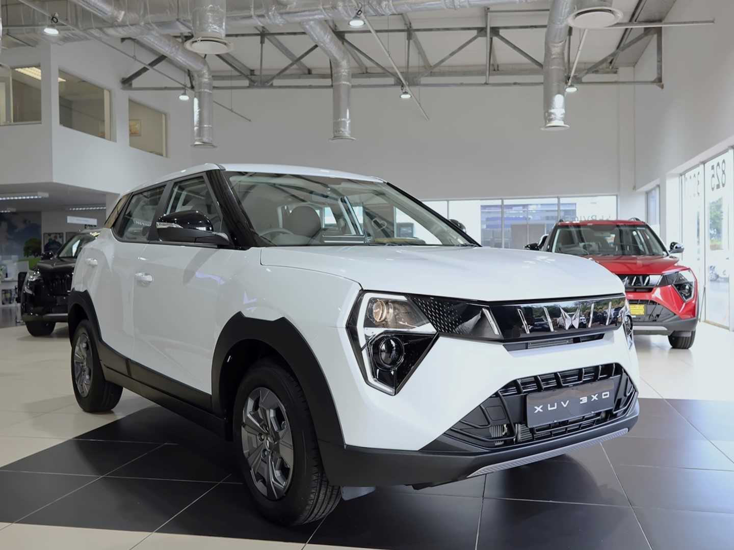 Mahindra XUV3X0 1.2 MX3 MT