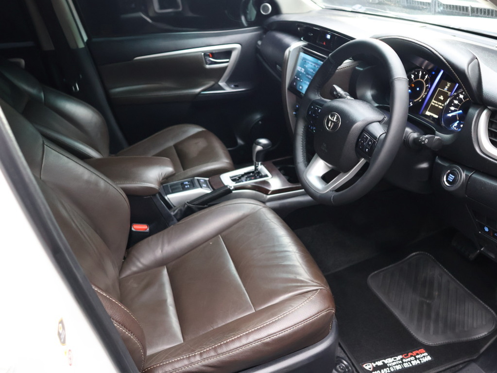 2019 Toyota Fortuner 2.8GD-6 R/B A/T — image 9