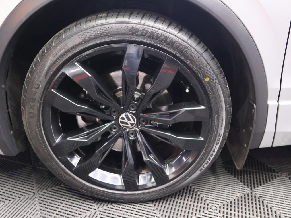 2021 Volkswagen Tiguan 2.0 TSI R-Line 4Motion DSG — image 7