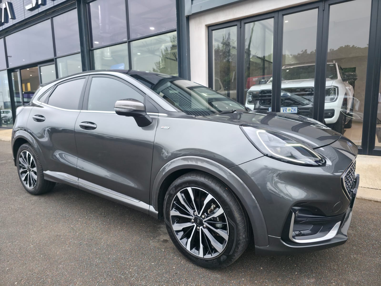 Line Vignale Ford Puma Silver 2025 Ford Puma Ecoboost ST-Line Vignale Auto Q2FyTGlzdGluZzo3NDIxNjg  R389900 Avo Auto