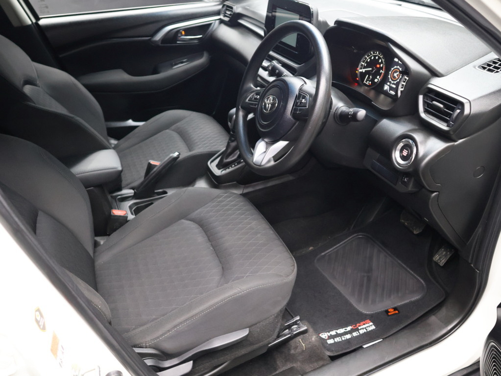 2025 Toyota Urban Cruiser 1.5 XR AT — image 9