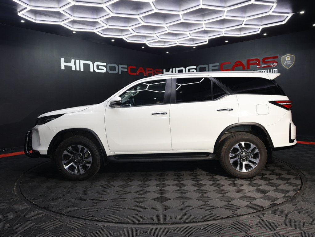 2025 Toyota Fortuner 2.4 GD-6 RB 6AT — image 8