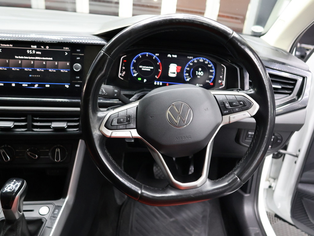 2022 Volkswagen Polo Hatch 1.0 TSI Life DSG — image 13