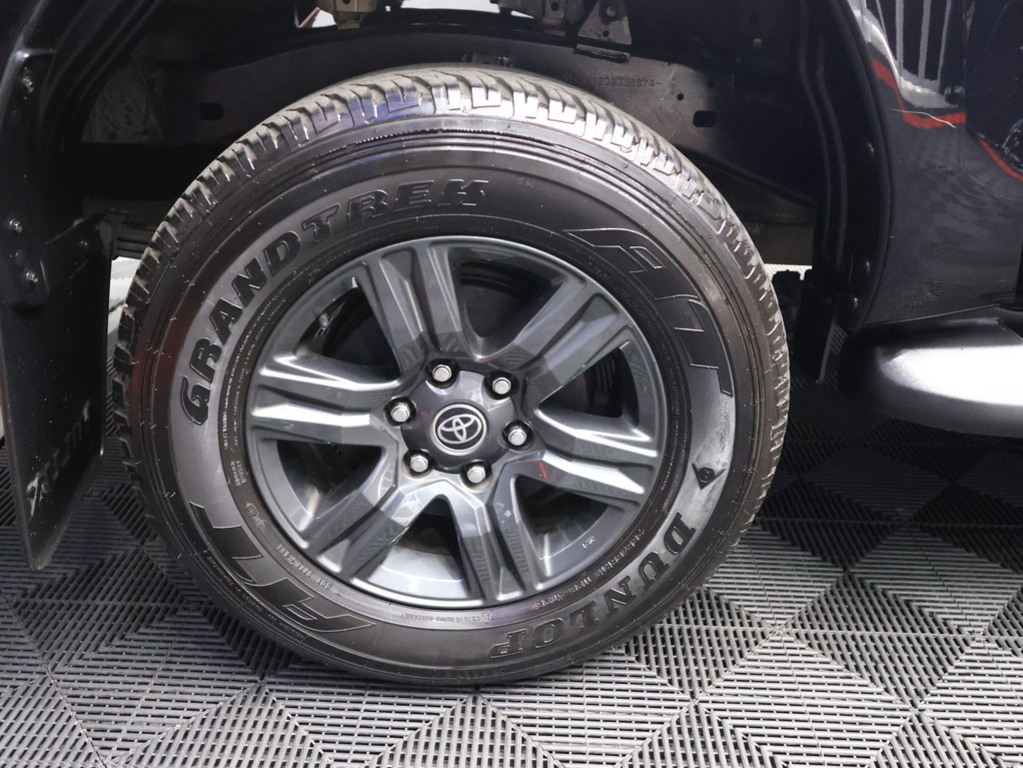 2022 Toyota Hilux Double Cab 2.8GD6 4X4 Raider AT — image 10