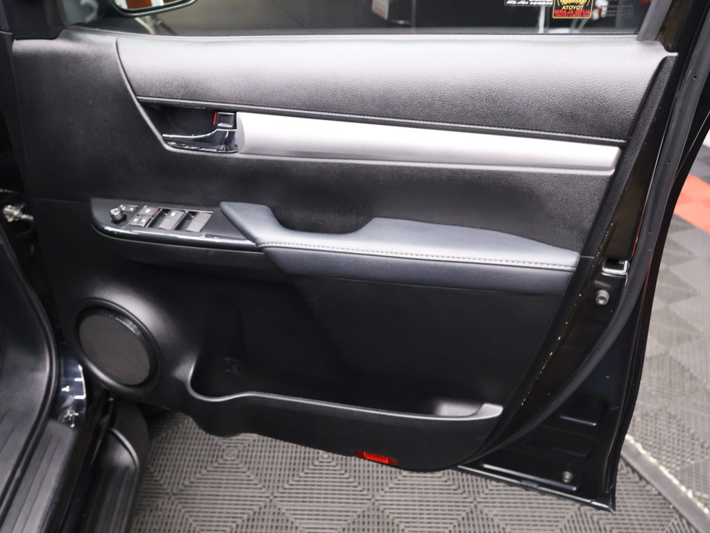 2022 Toyota Hilux Double Cab 2.8GD6 4X4 Raider AT — image 13