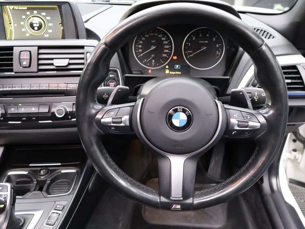 2016 BMW 1 Series 125i 3-door M Sport sports-auto — image 11