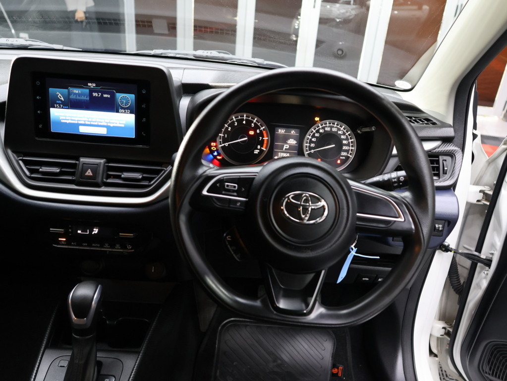 2023 Toyota Starlet 1.5L Xs 4AT — image 11