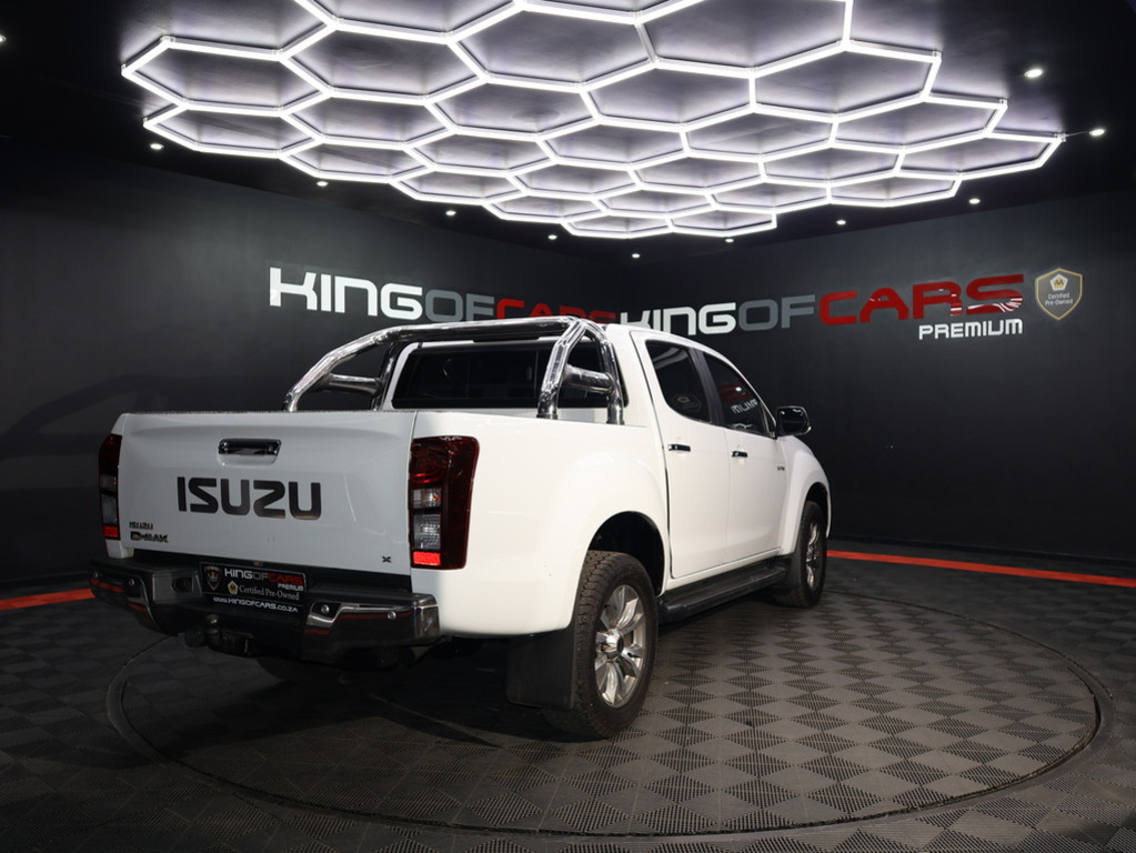 2022 Isuzu D-MAX Double Cab 300 LX A/T D/C P/U — image 8