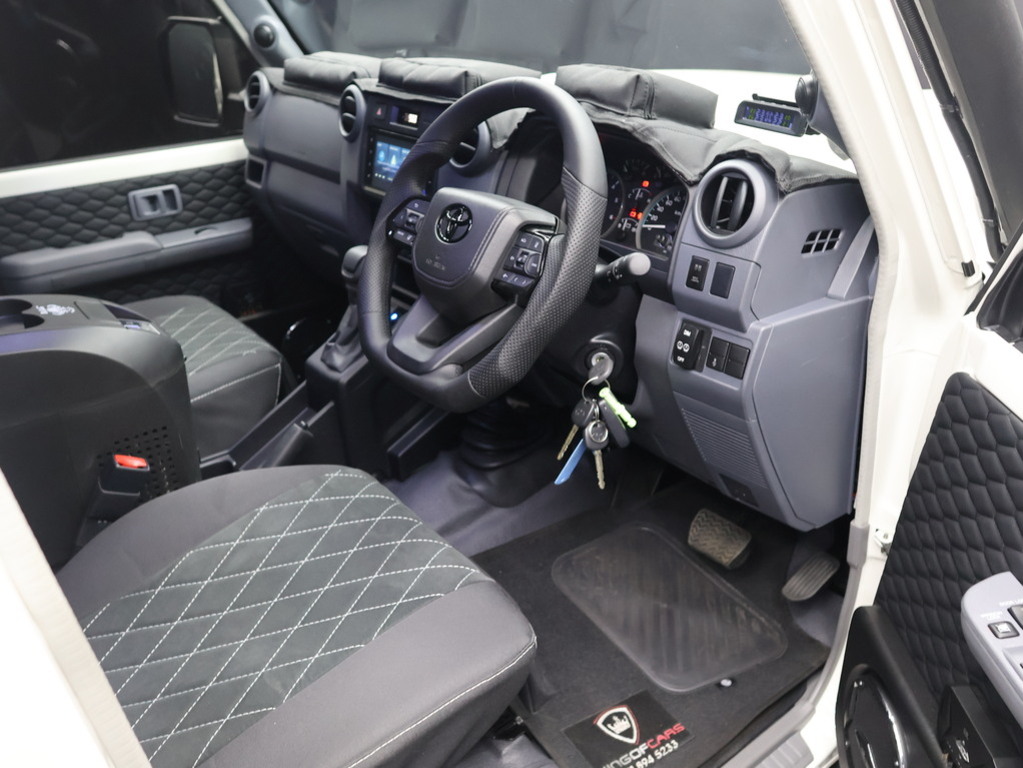 2025 Toyota Land Cruiser 79 2.8 GD-6 D/C AT — image 10