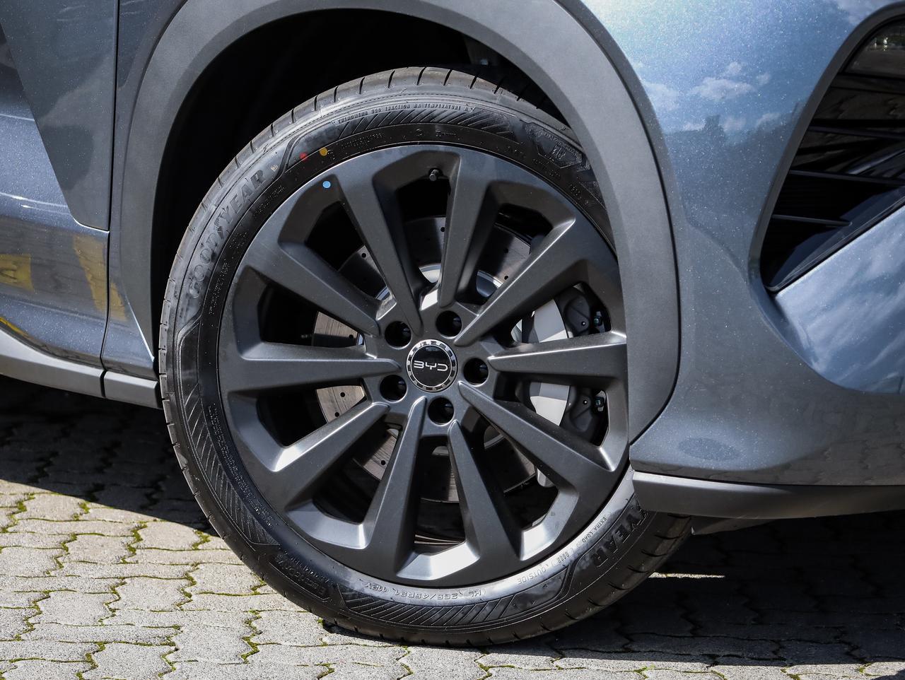 2026 BYD Atto 8 DM