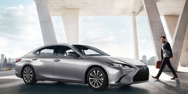 Lexus ES captured on the road